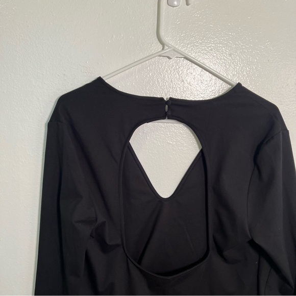 Future Collective V-Neck Long Sleeve Open Back T-Shirt Black XL - Picture 7 of 10